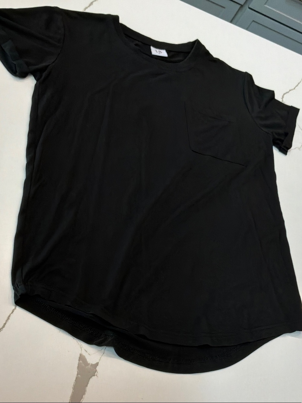 Women's Black Pocket Tee LB Collection Medium Tacked Short Sleeve Long Tail